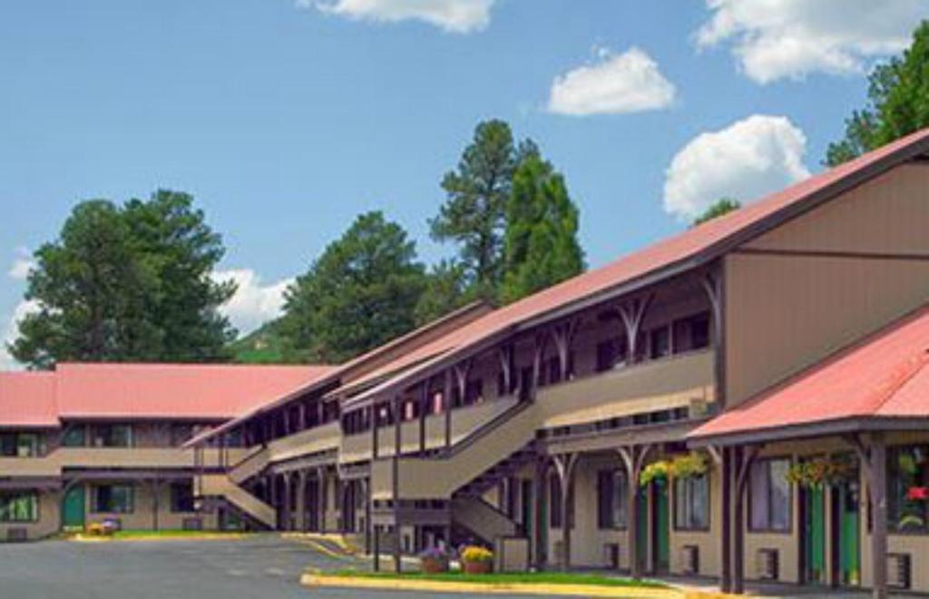 Branding Iron Motel Chama Exterior foto